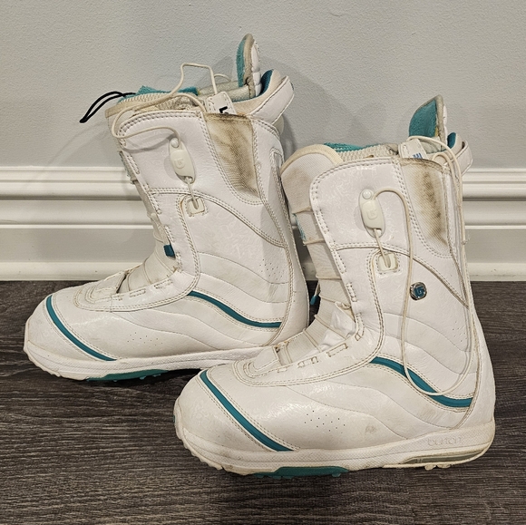 Burton Q Women's Snowboard Boots Size 7.5 White and Teal - Picture 1 of 11